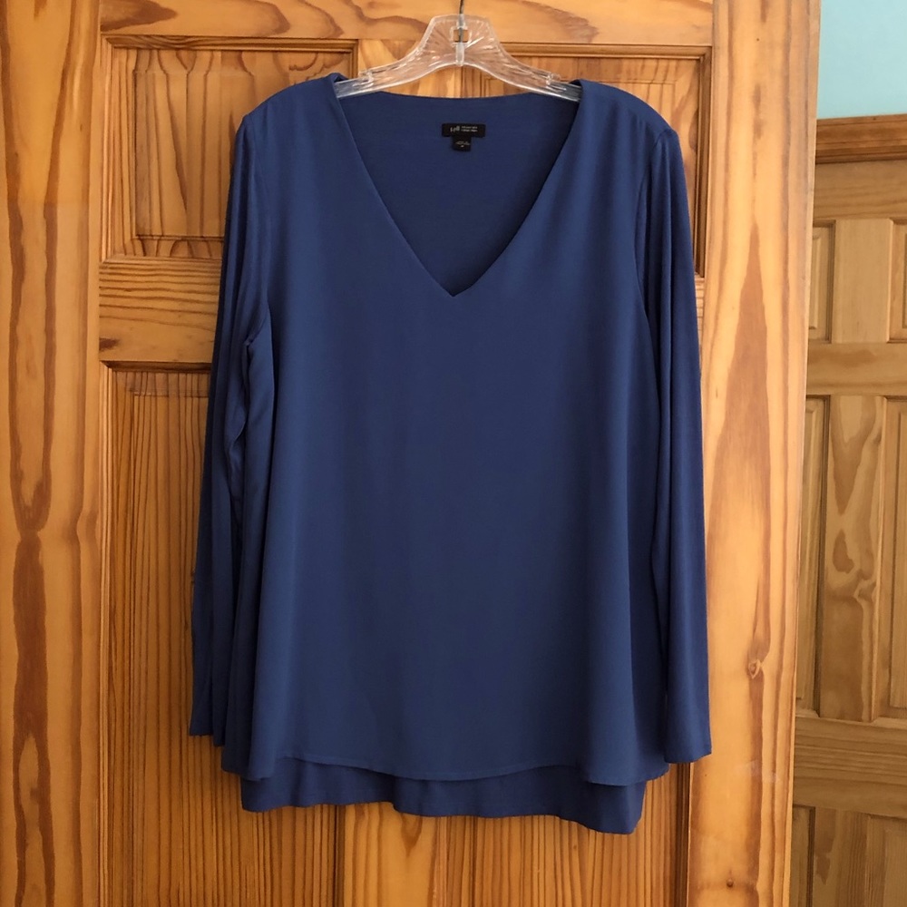 J.Jill size medium, muted purple v-neck tunic from the Wearever Collection
